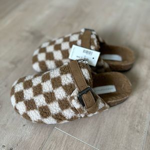 NWT Women’s Checkered Clogs